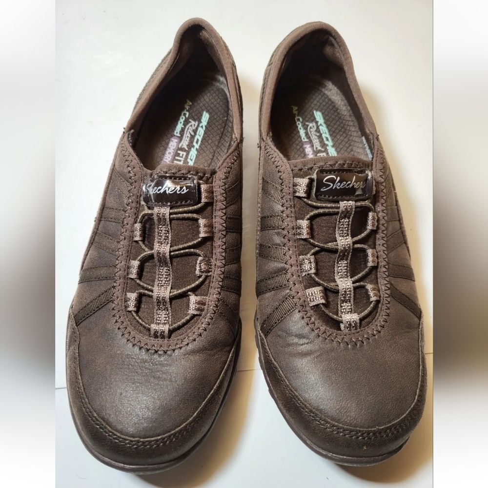 Skechers slip on shoes